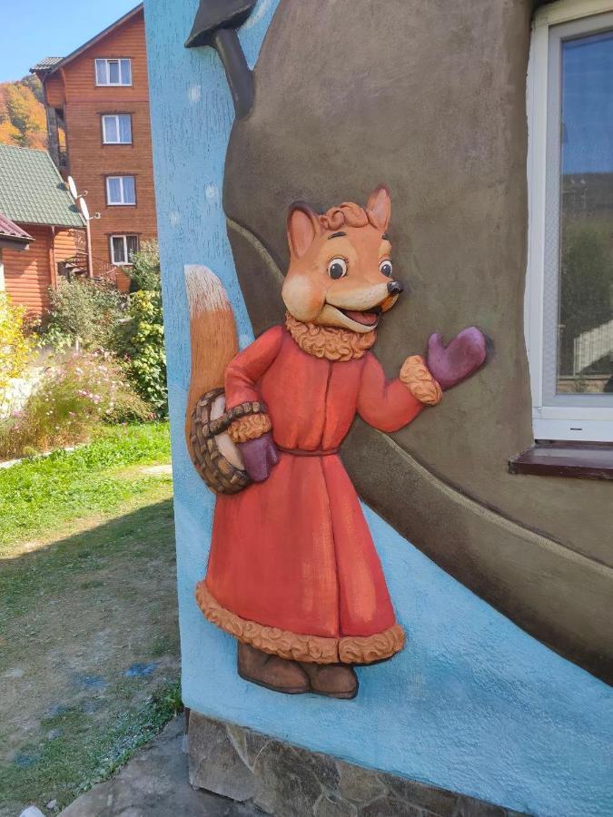 Рукавичка Iaremcea Exterior foto