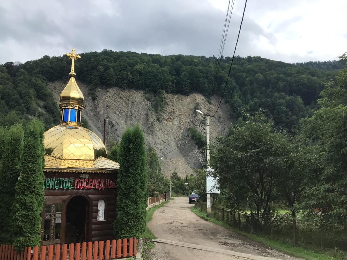 Рукавичка Iaremcea Exterior foto