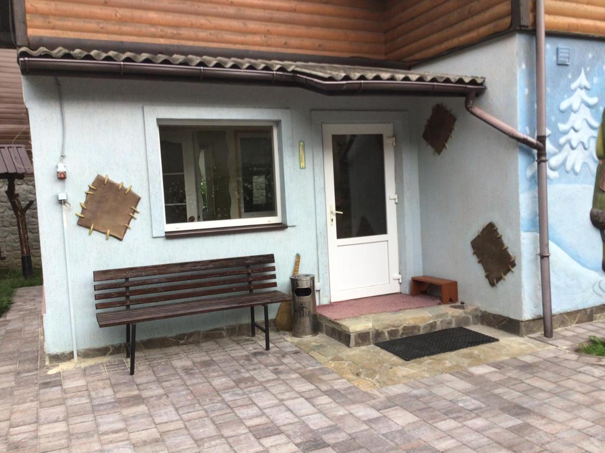 Рукавичка Iaremcea Exterior foto