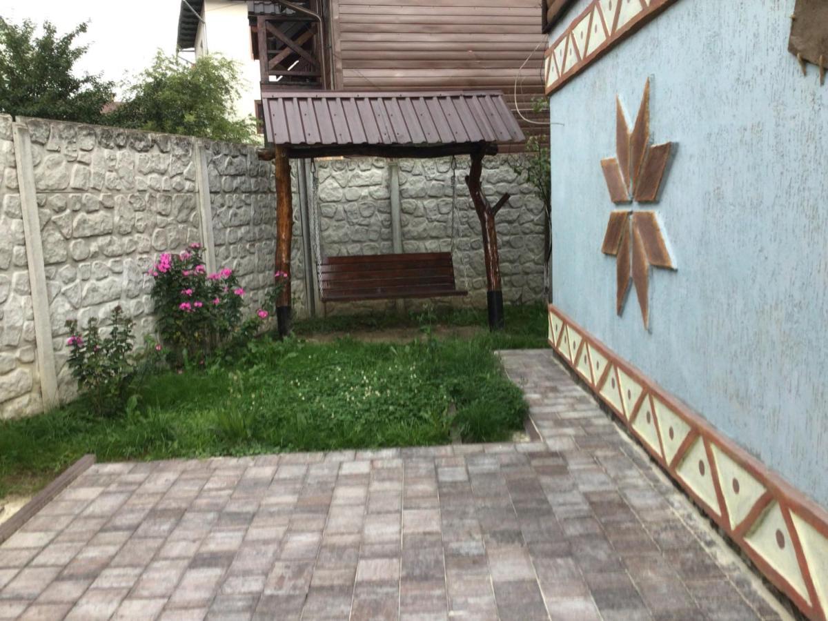 Рукавичка Iaremcea Exterior foto